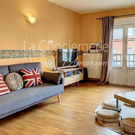 Triplex Avec De Grand Volume Pour Accueillir Famille Et Amis Au Coeur D'ault О
