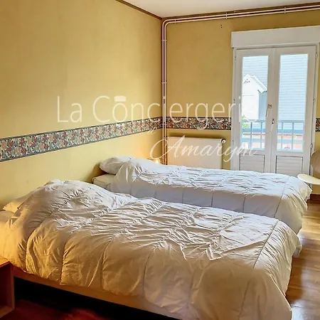 Triplex Avec De Grand Volume Pour Accueillir Famille Et Amis Au Coeur D'ault О