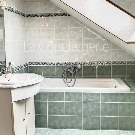 Triplex Avec De Grand Volume Pour Accueillir Famille Et Amis Au Coeur D'ault Апартаменты